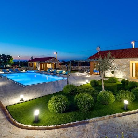 New! Promina Luxury Villa With 72Sqm Heated Pool, Jacuzzi, Infrared Sauna, Tennis Court, Media Room Bogatić Екстериор снимка