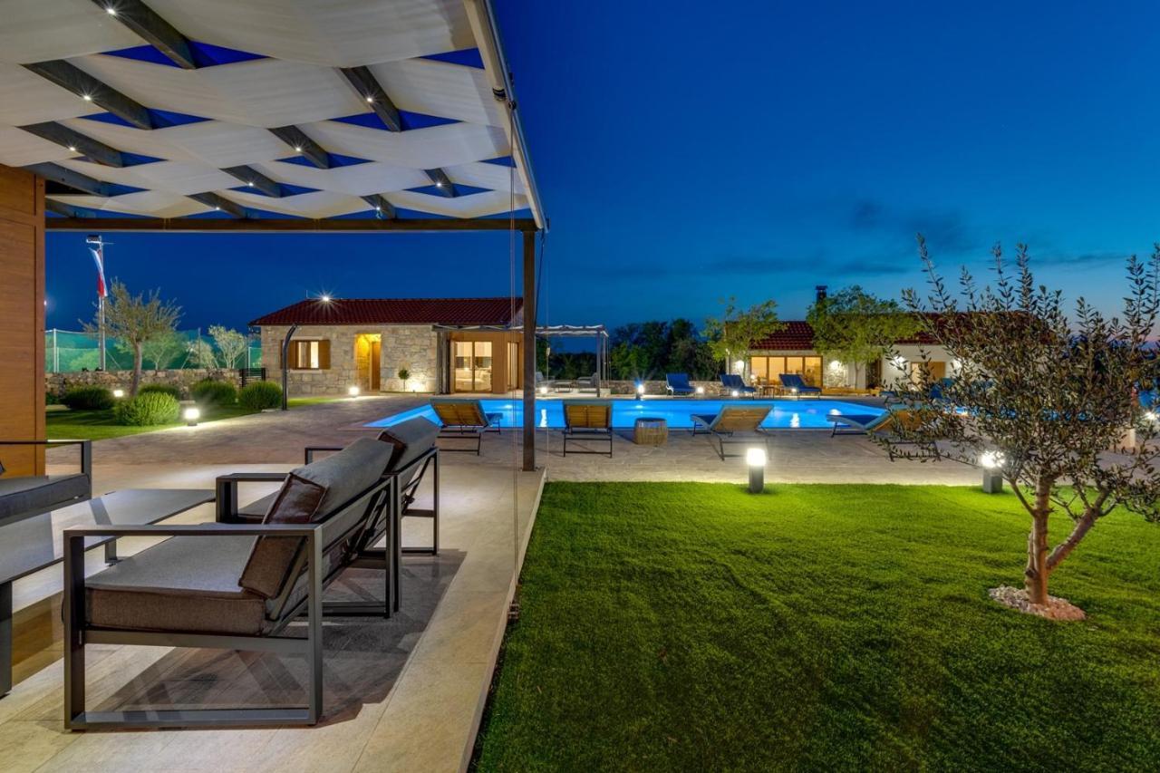 New! Promina Luxury Villa With 72Sqm Heated Pool, Jacuzzi, Infrared Sauna, Tennis Court, Media Room Bogatić Екстериор снимка