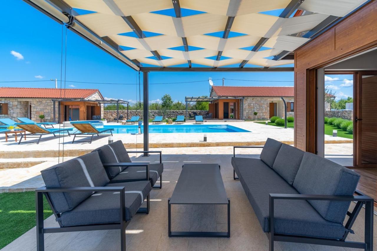 New! Promina Luxury Villa With 72Sqm Heated Pool, Jacuzzi, Infrared Sauna, Tennis Court, Media Room Bogatić Екстериор снимка