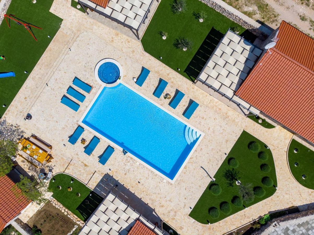 New! Promina Luxury Villa With 72Sqm Heated Pool, Jacuzzi, Infrared Sauna, Tennis Court, Media Room Bogatić Екстериор снимка