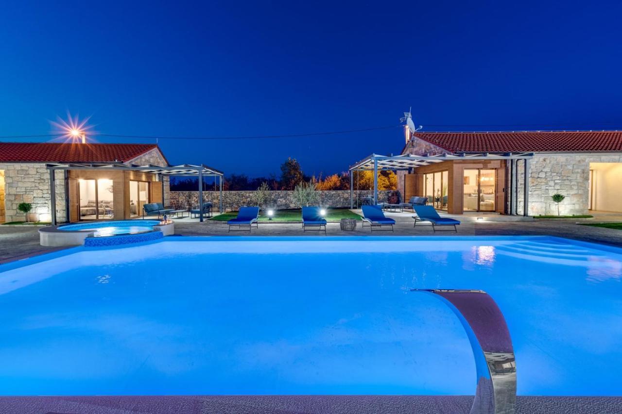 New! Promina Luxury Villa With 72Sqm Heated Pool, Jacuzzi, Infrared Sauna, Tennis Court, Media Room Bogatić Екстериор снимка